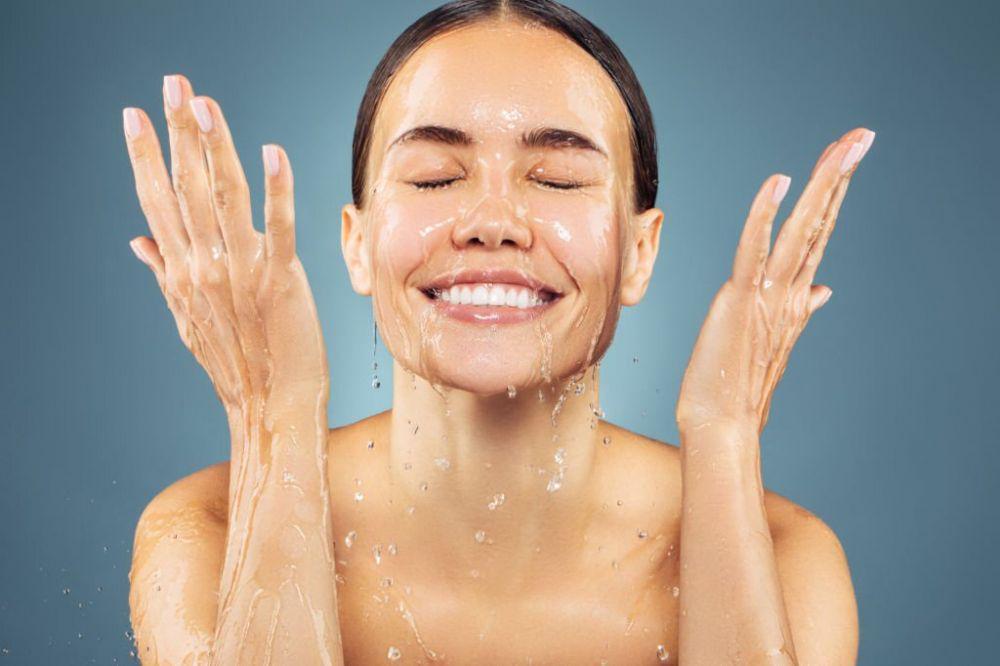 5 Manfaat Air Dingin untuk Wajah, Bisa Hemat Budget Skincare