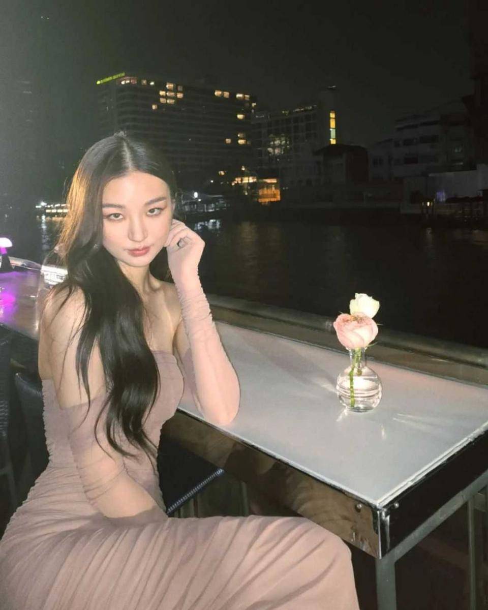 date night outfit ala Thanaerng (instagram.com/thanaerngnin)