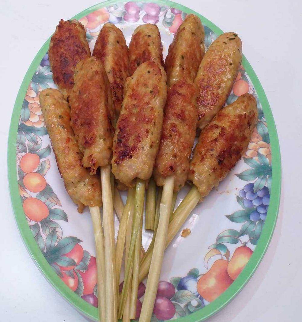 Sate lilit ayam (instagram.com/inachen08)