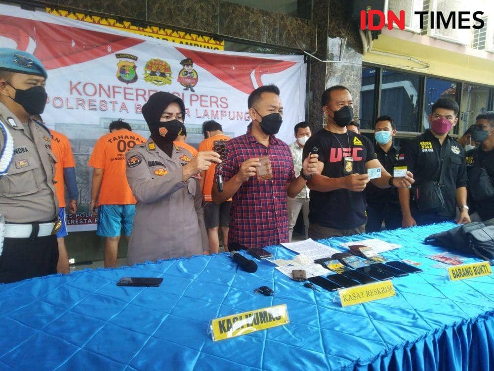 Unit Ranmor Satreskrim Polresta Bandar Lampung membekuk kawanan pelaku penipuan dan penggelapan spesialis mobil rental  di wilayah hukum Bandar Lampung. (IDN Times/Tama Yudha Wiguna)