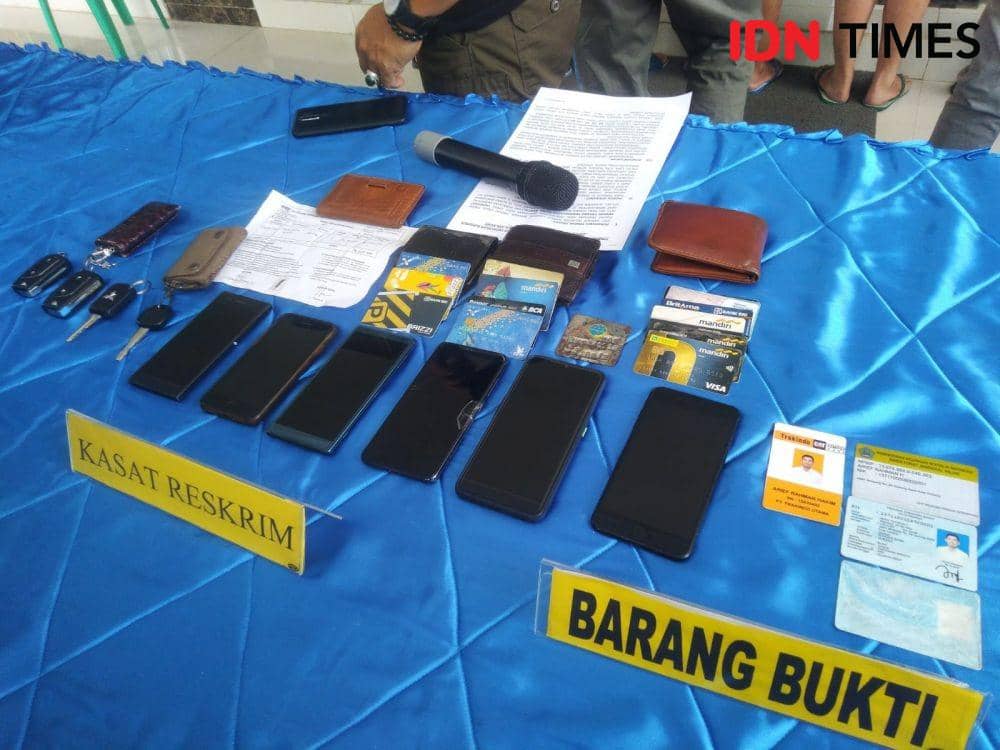 Unit Ranmor Satreskrim Polresta Bandar Lampung membekuk kawanan pelaku penipuan dan penggelapan spesialis mobil rental  di wilayah hukum Bandar Lampung. (IDN Times/Tama Yudha Wiguna)