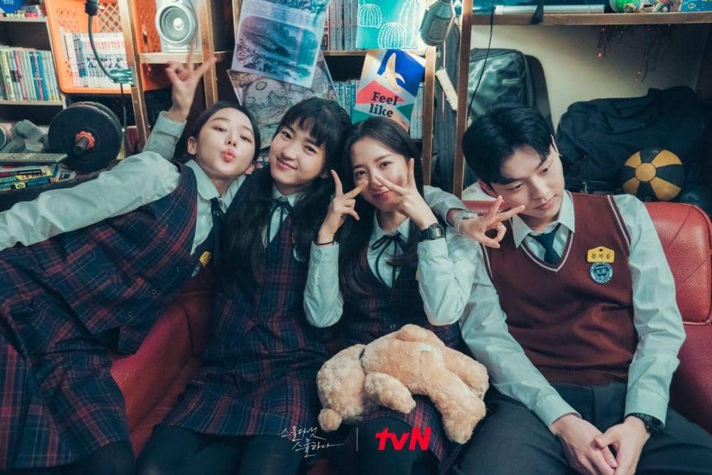 10 Momen di Balik Layar KDrama Twenty-Five, Twenty-One