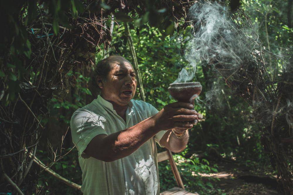ilustrasi ritual (unsplash.com/Jimmy Salazar)