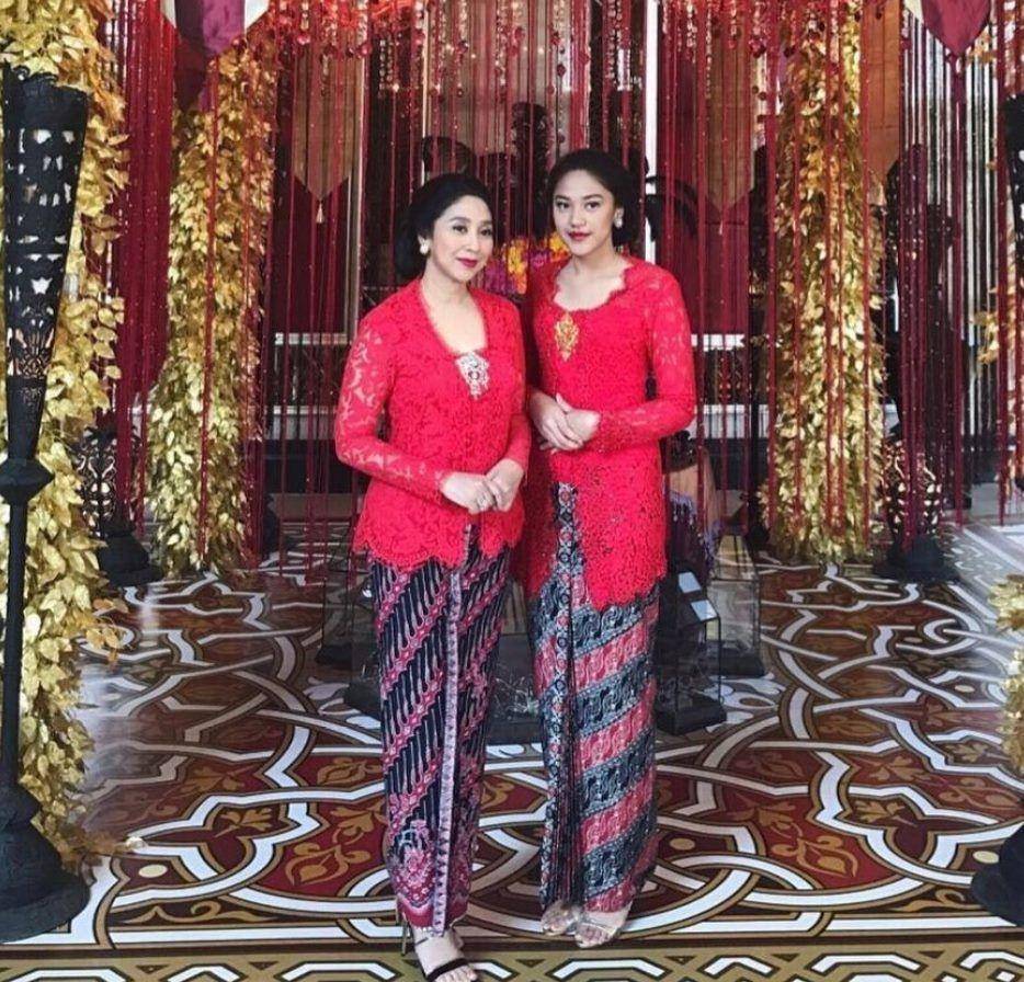 Kebaya Putri Tanjung dan Anita Tanjung (instagram.com/anita_chairultanjung)
