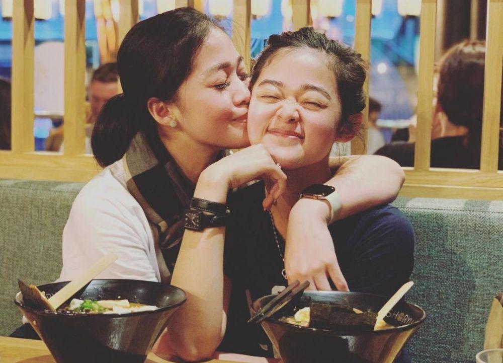 9 Potret Gracia Indri yang Protektif ke Gisela Cindy, Sister Goals!