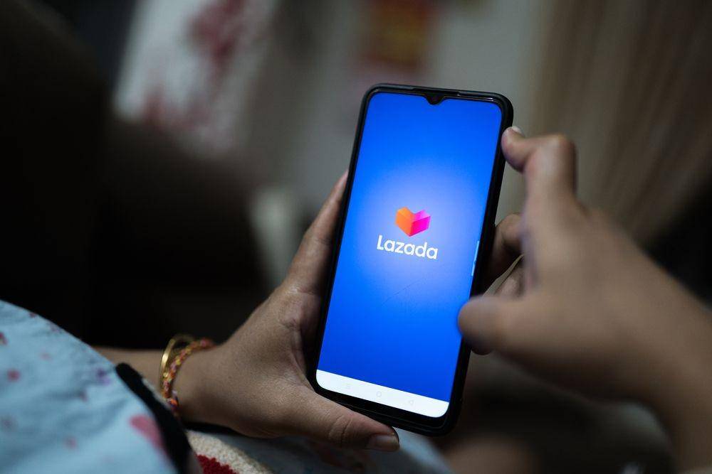 Aplikasi Lazada (ShutterStock/KoAunLee)