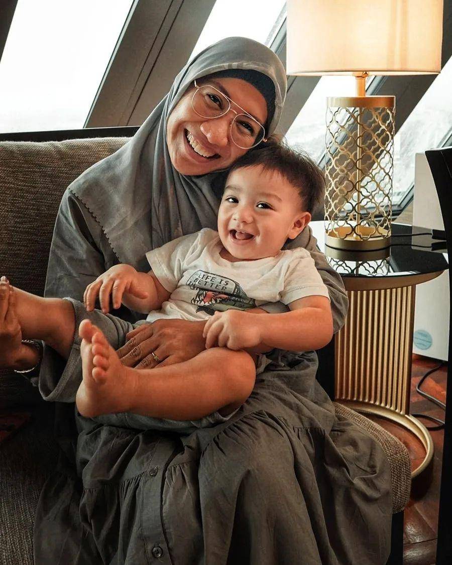 potret Air Rumi dan nenek (instagram.com/susanti.a)