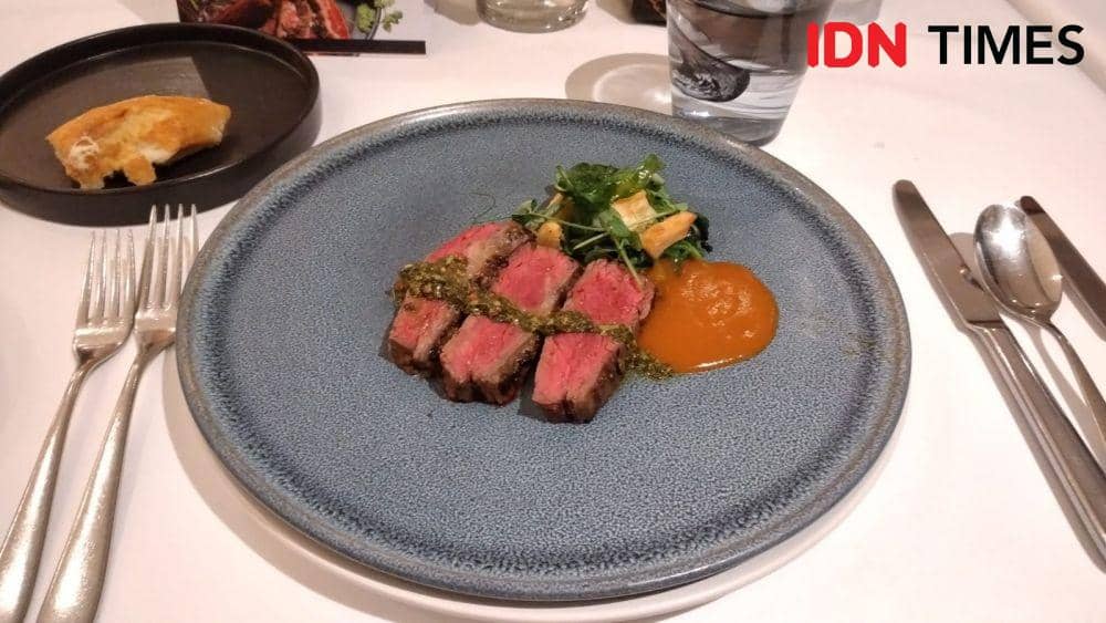 Salah satu menu dalam Intimate Dinner Chef Take Over di Pasola, Ritz Carlton, Jakarta Selatan (IDN Times/Dhiya Awlia Azzahra)