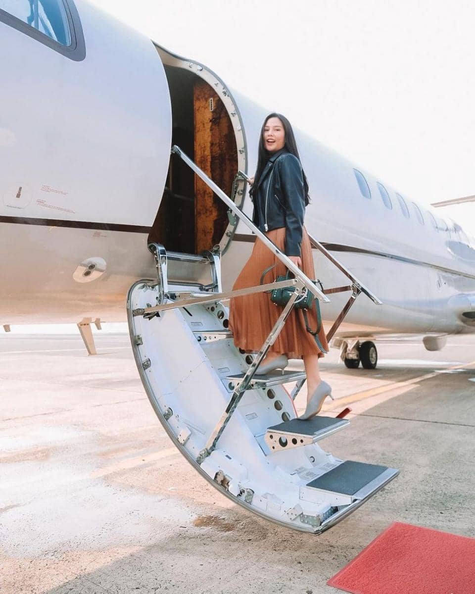 Deretan artis pernah naik jet pribadi Juragan99 (instagram.com/daraarafah)