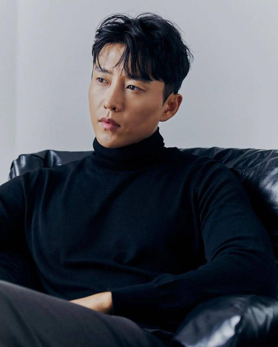 Hyun Woo Sung (instagram.com/hyunwoosung)