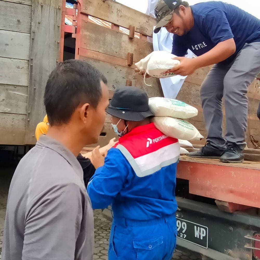 Pertamina Salurkan Logistik untuk Korban Banjir di Sangatta