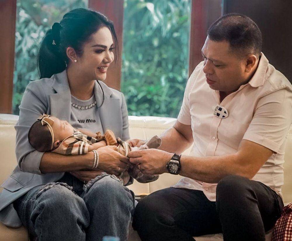 potret Raul Lemos dan Ameena (instagram.com/krisdayantilemos)