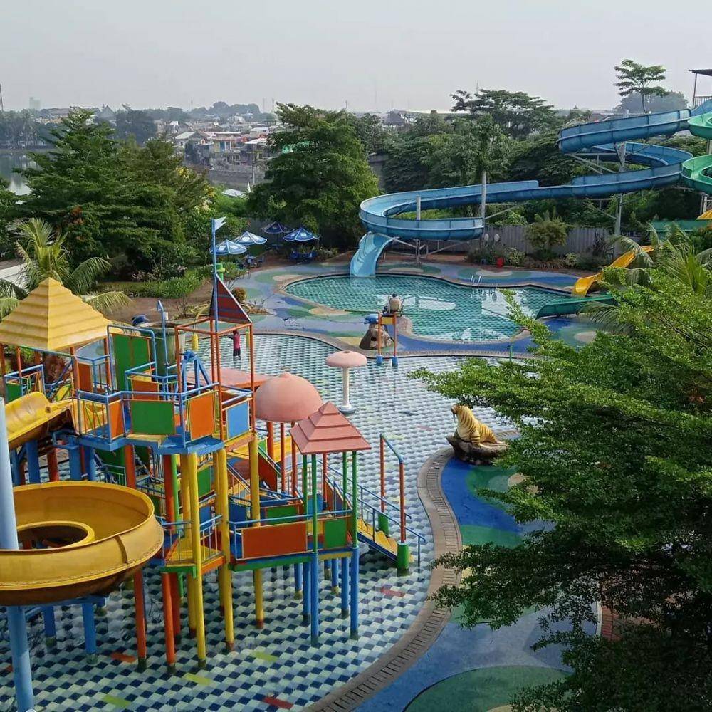 Green Lake View Waterpark Depok (instagram.com/greenlakewaterpark)