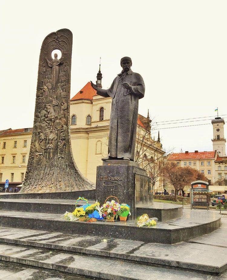 Monumen Taras Shevchenko (instagram.com/siradakiulke)