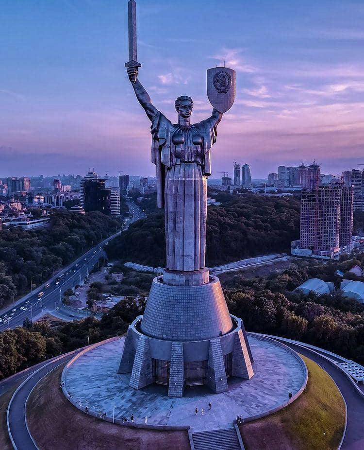 Monumen Ibu Pertiwi (instagram.com/ololosha_dji)