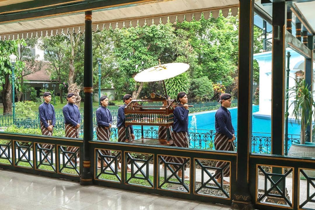 Prosesi Ladosan Dhahar Kembul Bujana di Hotel Ambarrukmo Yogyakarta. (Dokumentasi Ambarrukmo Yogyakarta)