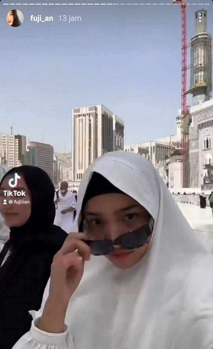 potret Fuji berhijab (instagram.com/fuji_an)