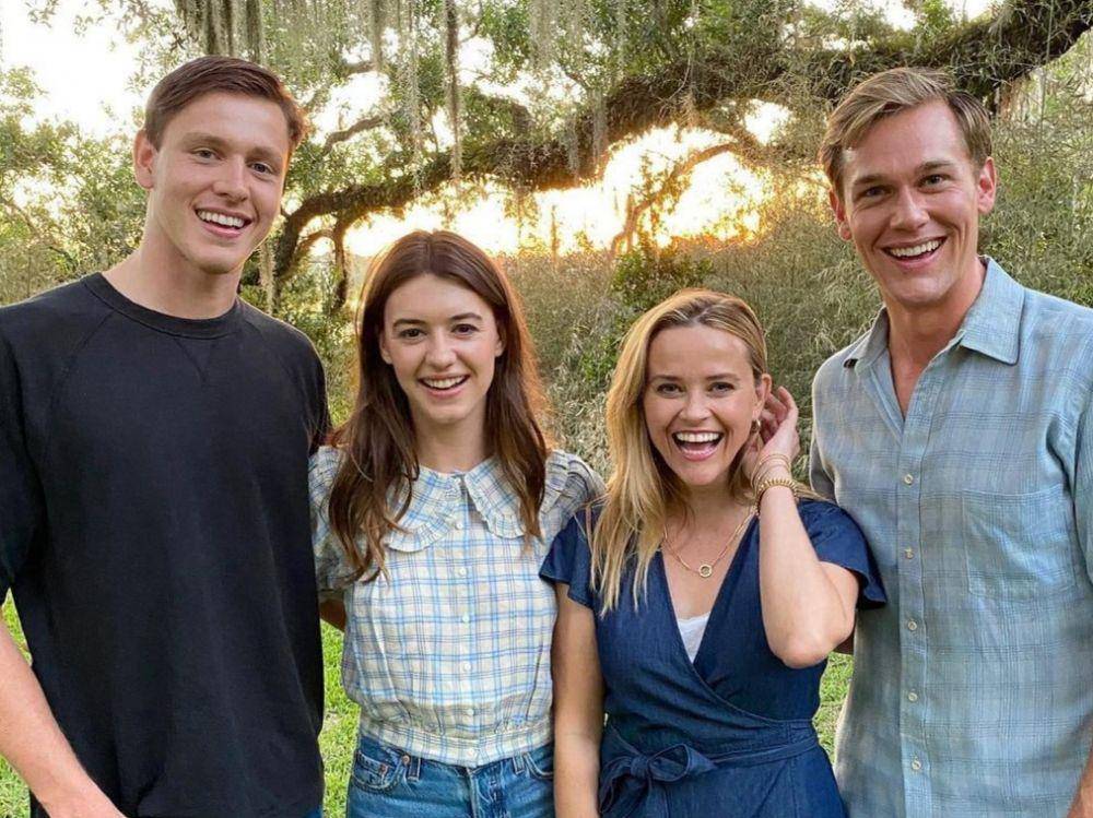 Harris Dickinson, Daisy Edgar-Jones, Reese Witherspoon, dan Taylor John Smith (instagram.com/crawdadsmovie)