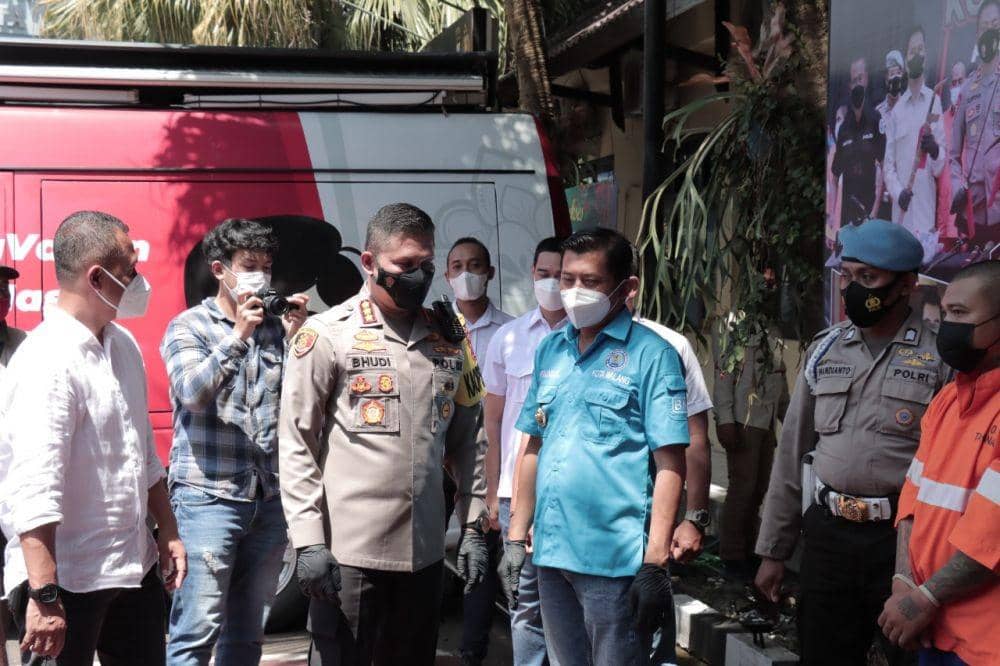 Kombes Pol Budi Hermanto saat melihat langsung para tersangka pengedar narkoba. Dok/Humas Polresta Malang Kota