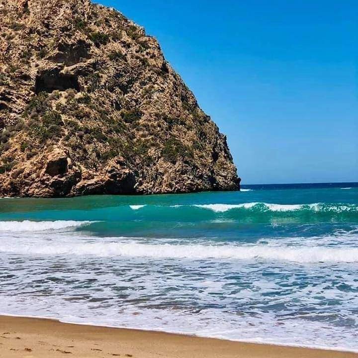 potret Madagh Beach (instagram.com/lets_fly_the_world)