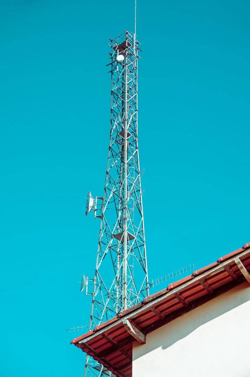 ilustrasi tower pemancar sinyal (pexels.com/Caio)