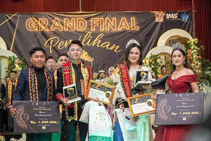 Gunawan Prasetyo meraih prestasi Pemenang Putra Lampung 2022 Pemilihan Putra dan Putri Lampung. (Dok. ITERA)>