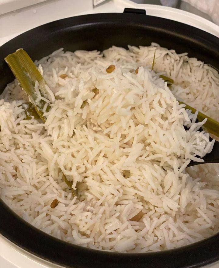 memasak nasi lemak (instagram.com/haslinda.hashim)