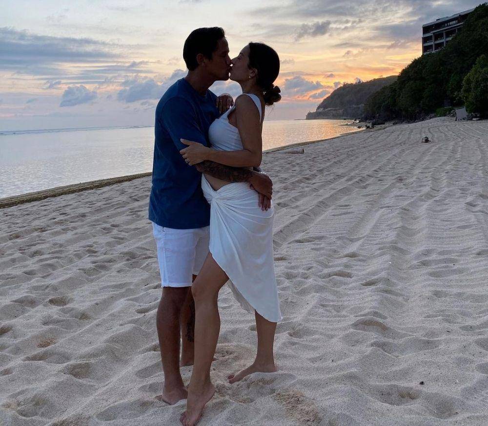potret Irfan Bachdim dan Jennifer (instagram.com/jenniferbachdim)