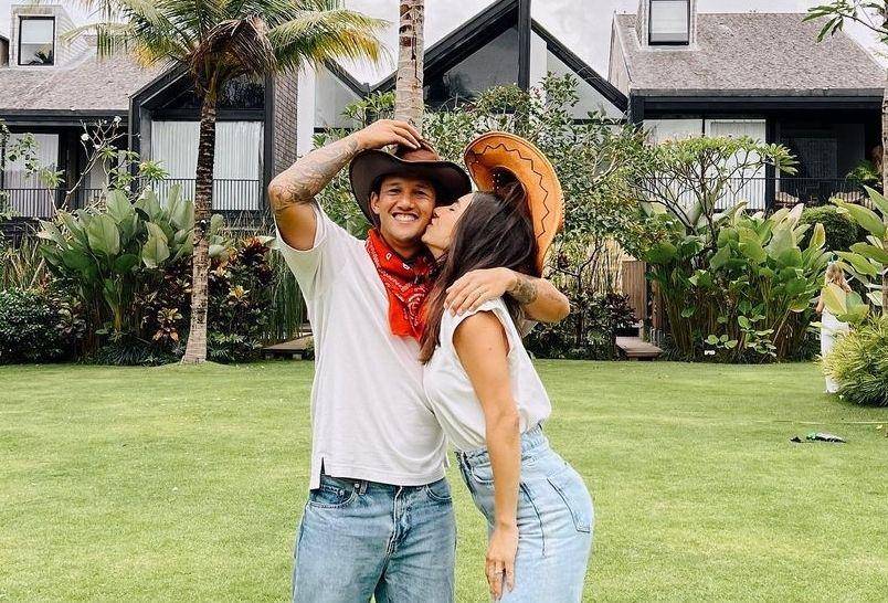 potret Irfan Bachdim dan Jennifer (instagram.com/jenniferbachdim)