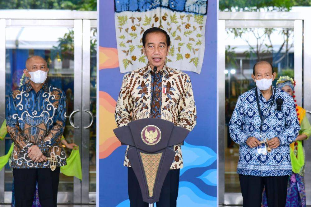 Presiden Jokowi meninjau Inacraft 2022 (dok. Setwapres)