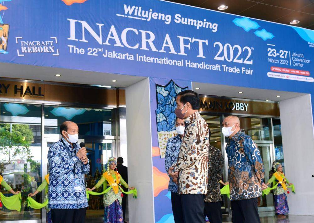 Presiden Jokowi meninjau Inacraft 2022 (dok. Setwapres)