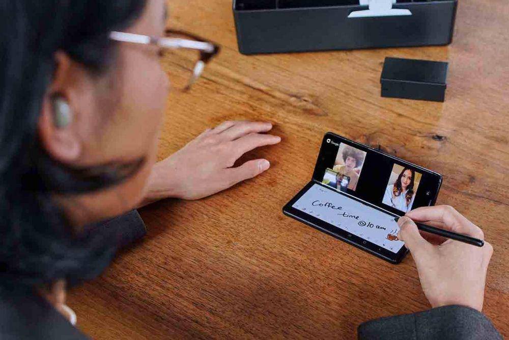 potret Samsung Galaxy Z Fold3 5G (forbes.com)