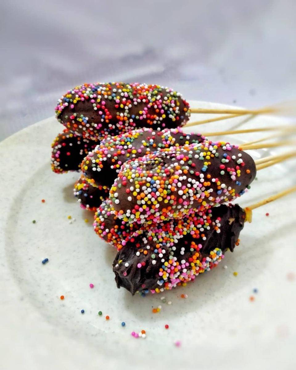 es pisang cokelat (instagram.com/telulascraft.id)