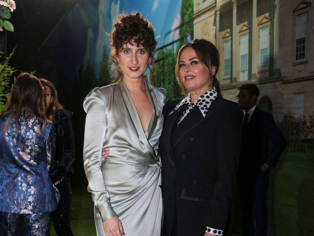 Bessie Carter dan Polly Walker (dok. Netflix/Bridgerton Season 2/)