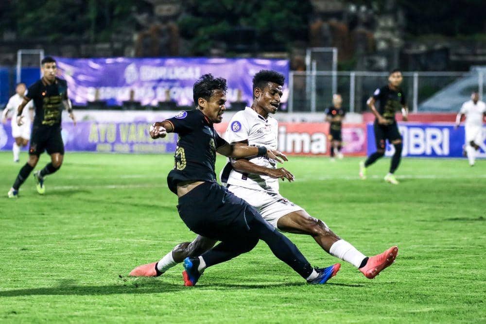 Pertandingan PSIS Semarang melawan Persipura Jayapura pada laga pekan ke-33 BRI Liga 1 2021/2022 di Stadion I Gusti Ngurah Rai Denpasar, Kamis (24/3/2022). (dok. PSIS Semarang)