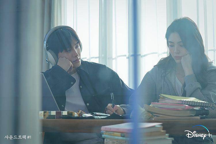 Park Hyung Sik dan Han So Hee di Soundtrack #1 (instagram.com/disneypluskr)