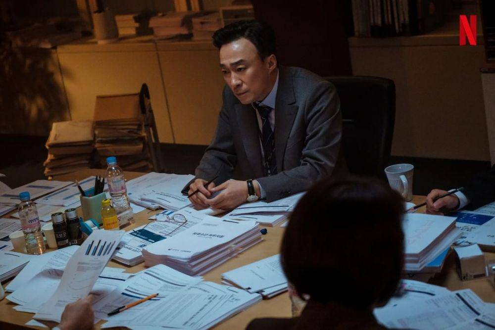 Lee Sung Min di serial Juvenile Justice. (instagram.com/netflixkr)
