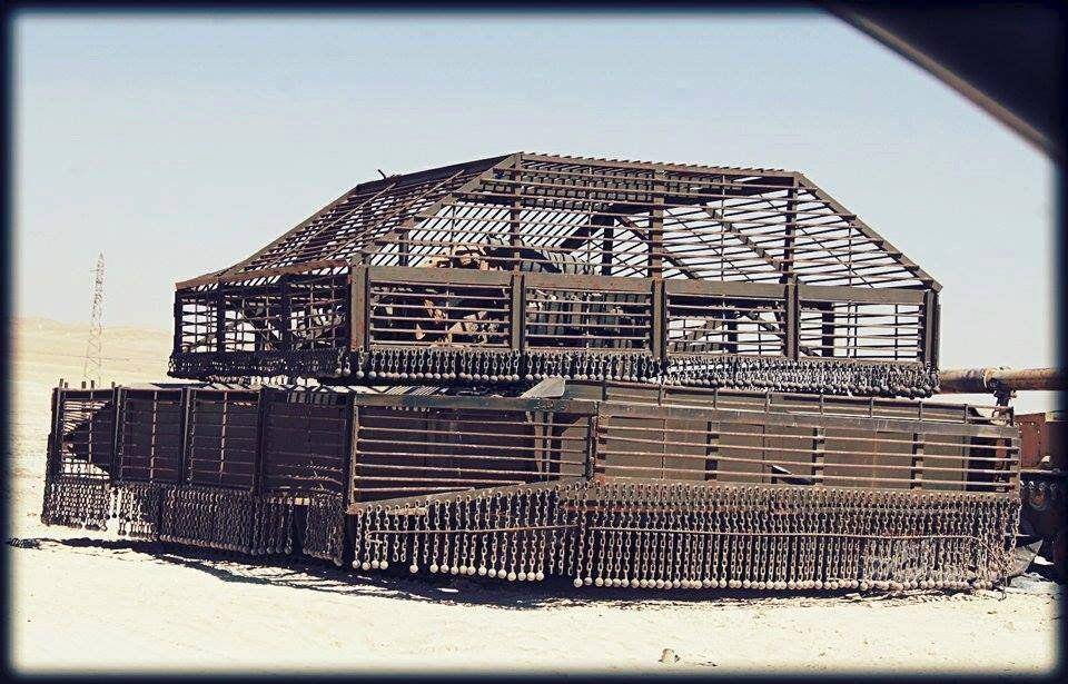 T-72 Suriah yang menggunakan perlindungan sangkar besi secara menyeluruh (twitter.com/2Rook14)