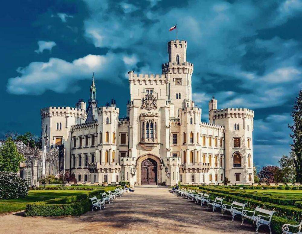 potret Kastil Hluboka (instagram.com/so_chateaux)
