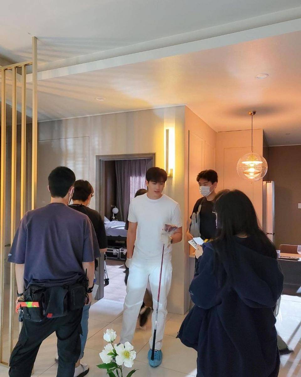 OOTD Park Hyung Sik (instagram.com/phs116)