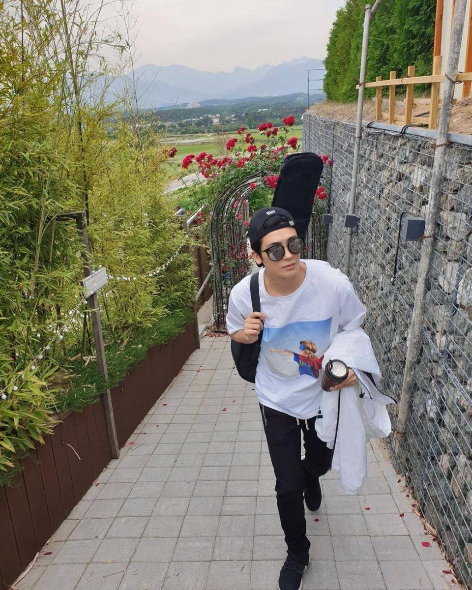 OOTD Park Hyung Sik (instagram.com/phs116)