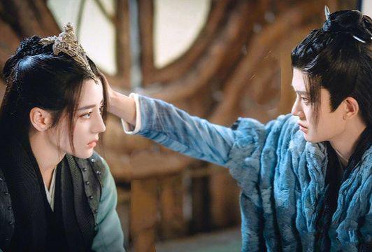 10 Potret Mesra Dilraba Dilmurat & Ren Jialun di The Blue Whisper