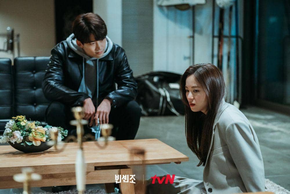 Ok Taecyeon dan Jeon Yeo Bin di drama Vincenzo (imdb.com)