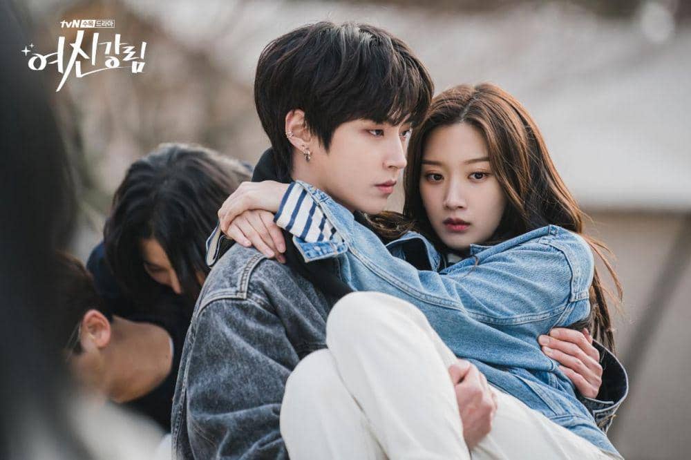 Hwang In Yeop dan Moon Ga Young di drama True Beauty (imdb.com)