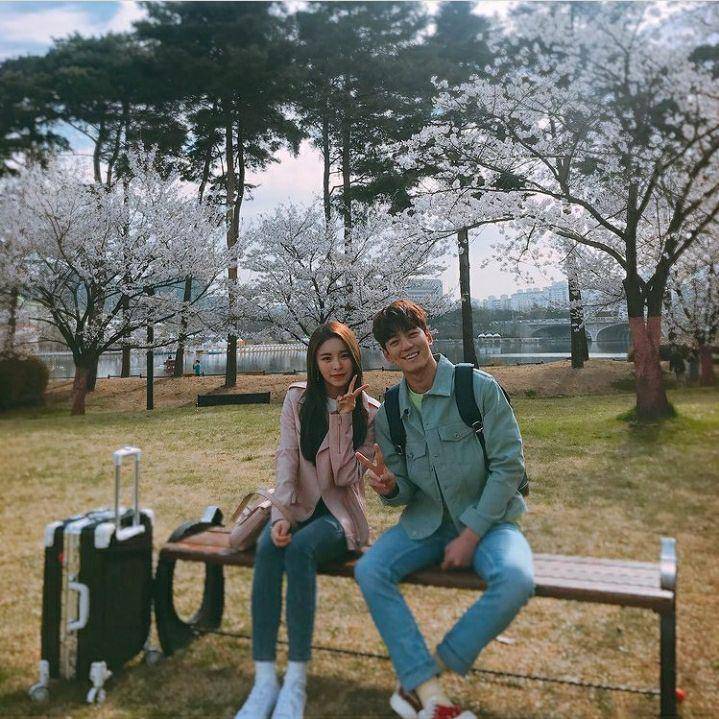 potret ootd Kim Min Kyu (instagram.com/mingue.k)