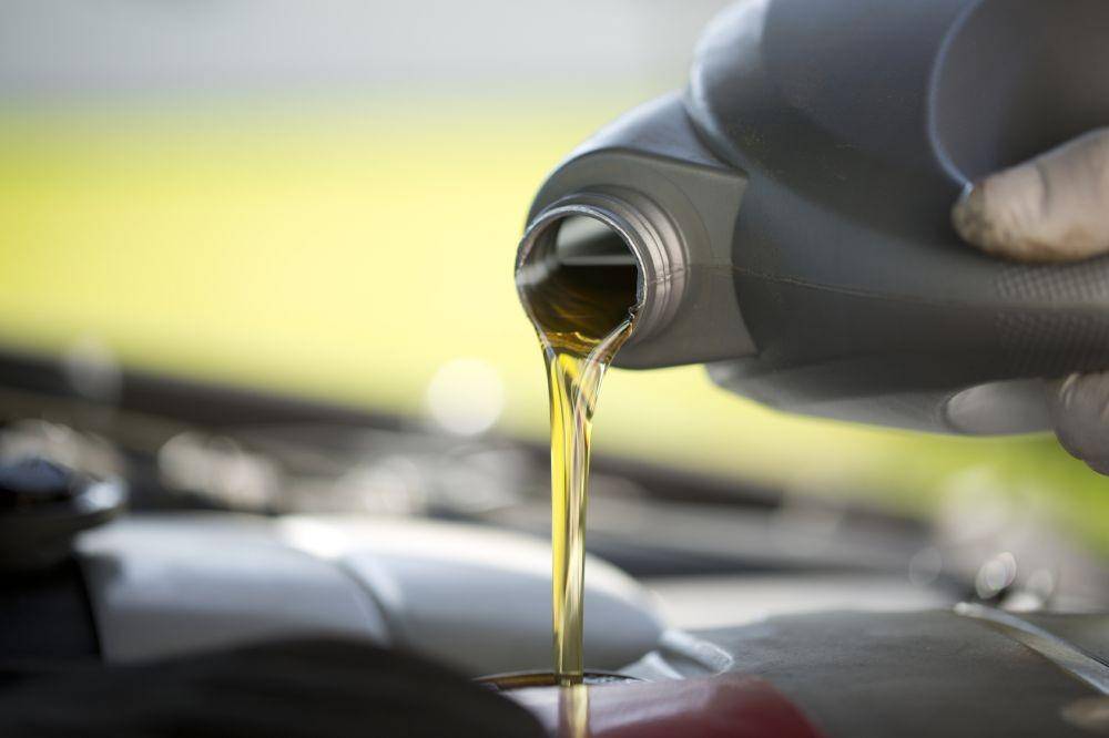 Ilustrasi Oli Mobil (Photo by SIGAUS)