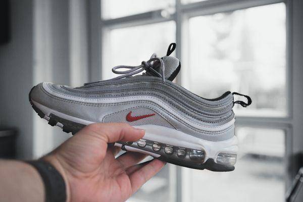 Desain Air Max 97 (unsplash/Tom Radetzki)