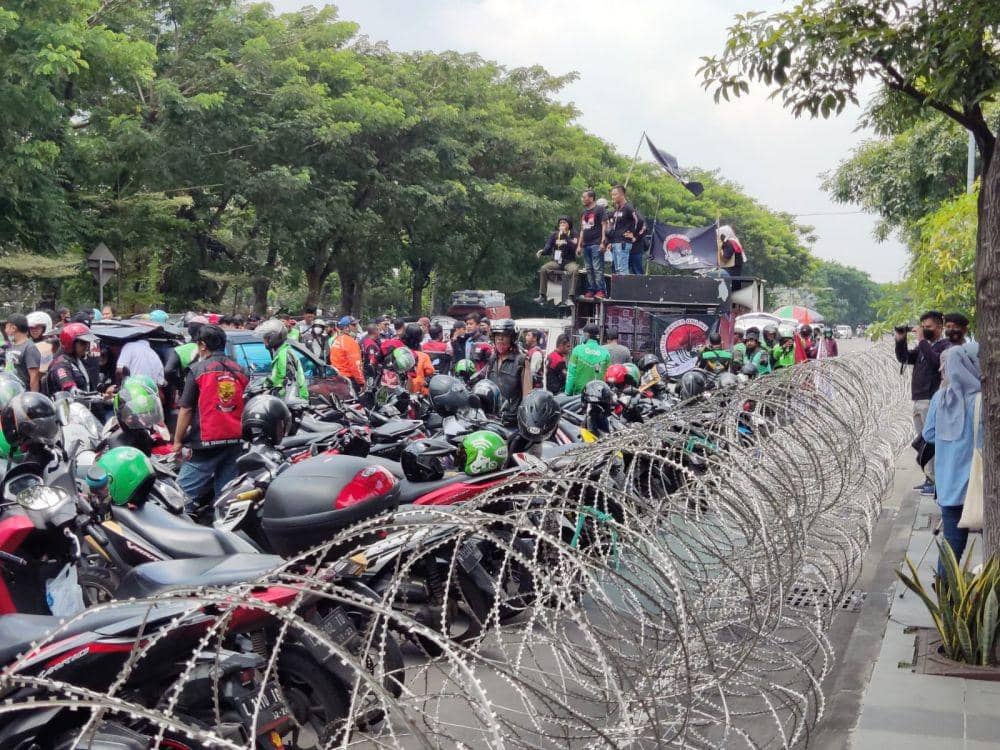 Bakal Ada  Dua Aksi di Kota Surabaya, Eri Minta Polisi Mengayomi