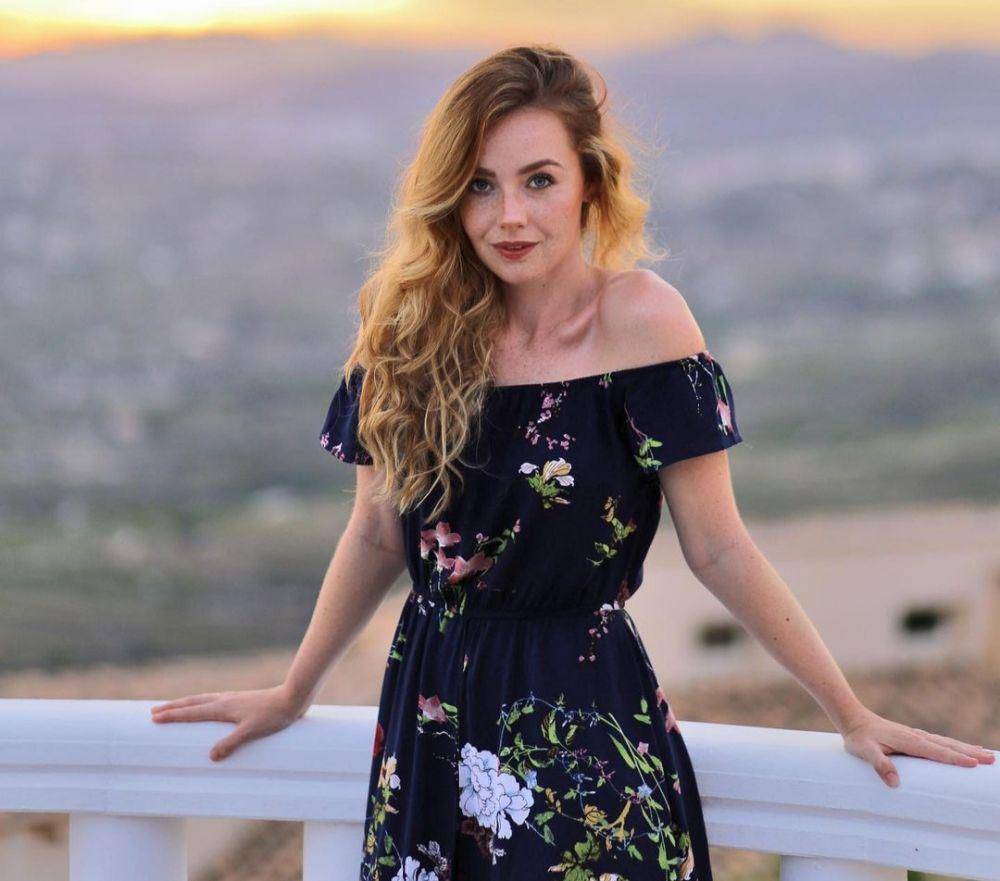 Melissa Rae (instagram.com/melissafionarae)