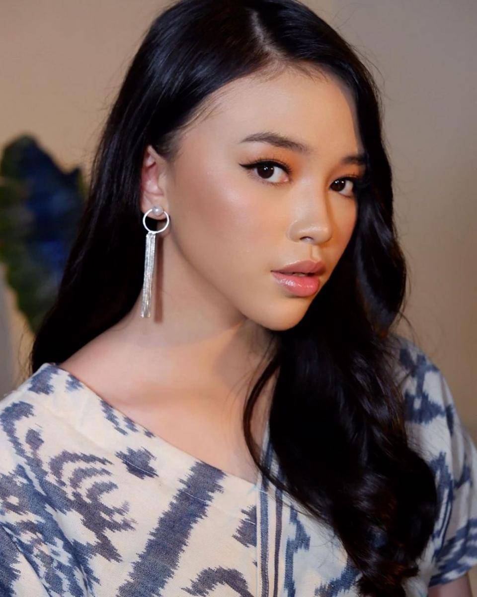 potret close up Anneth Delliecia (instagram.com/anneth.dlc/)